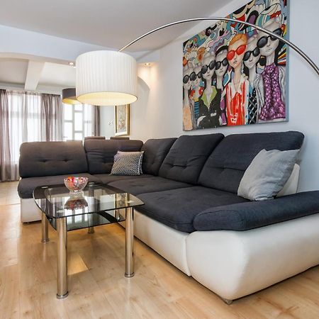 Relaxing 2Bd Apartment, Ground Floor - Walk To Old Town Split Ngoại thất bức ảnh