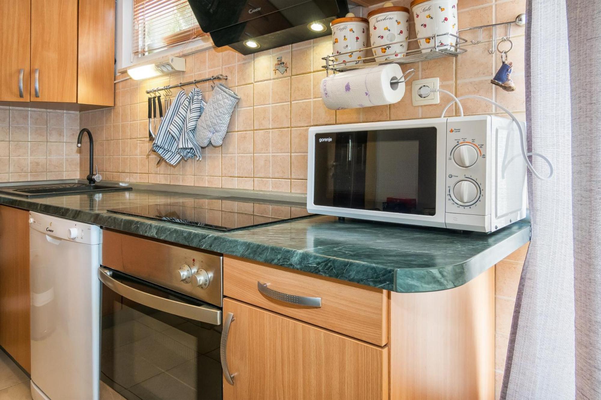 Relaxing 2Bd Apartment, Ground Floor - Walk To Old Town Split Ngoại thất bức ảnh