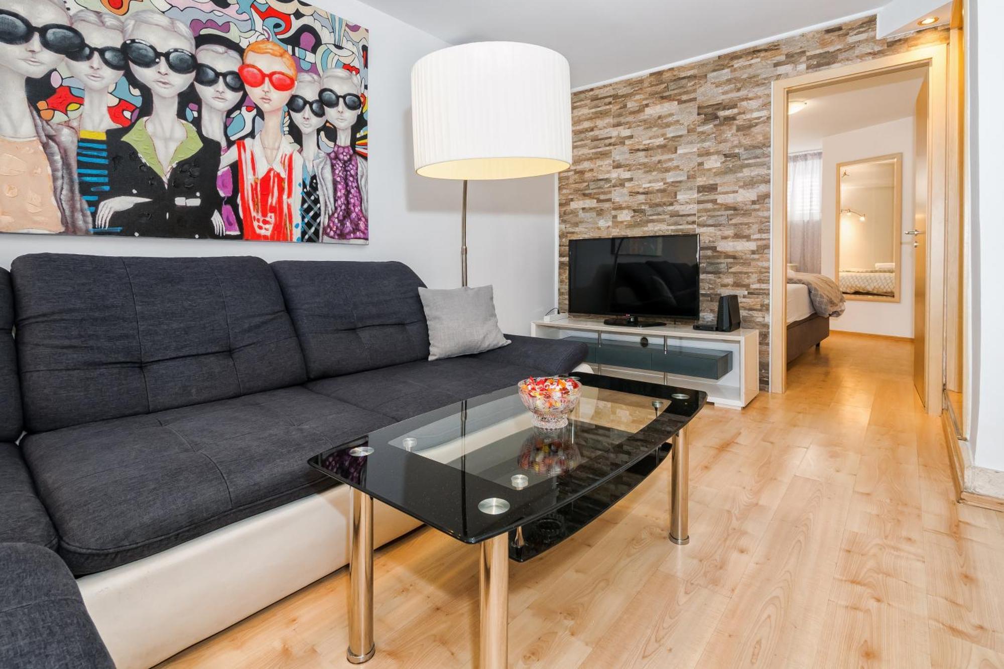 Relaxing 2Bd Apartment, Ground Floor - Walk To Old Town Split Ngoại thất bức ảnh