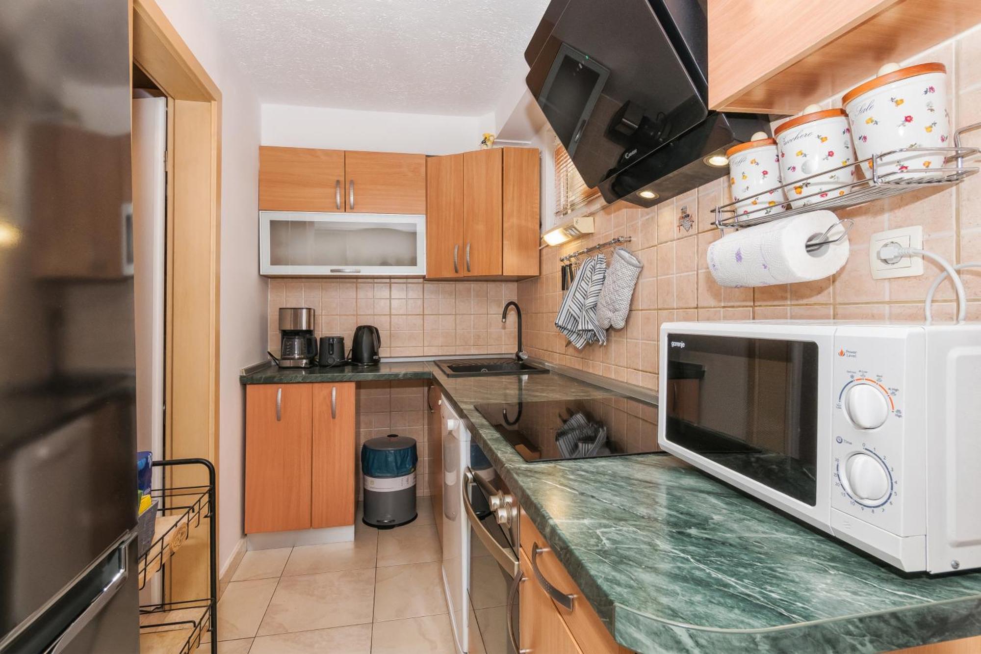 Relaxing 2Bd Apartment, Ground Floor - Walk To Old Town Split Ngoại thất bức ảnh