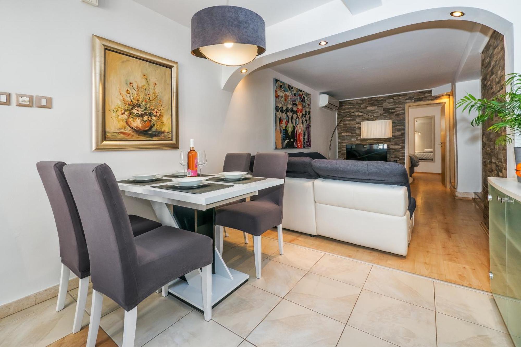 Relaxing 2Bd Apartment, Ground Floor - Walk To Old Town Split Ngoại thất bức ảnh