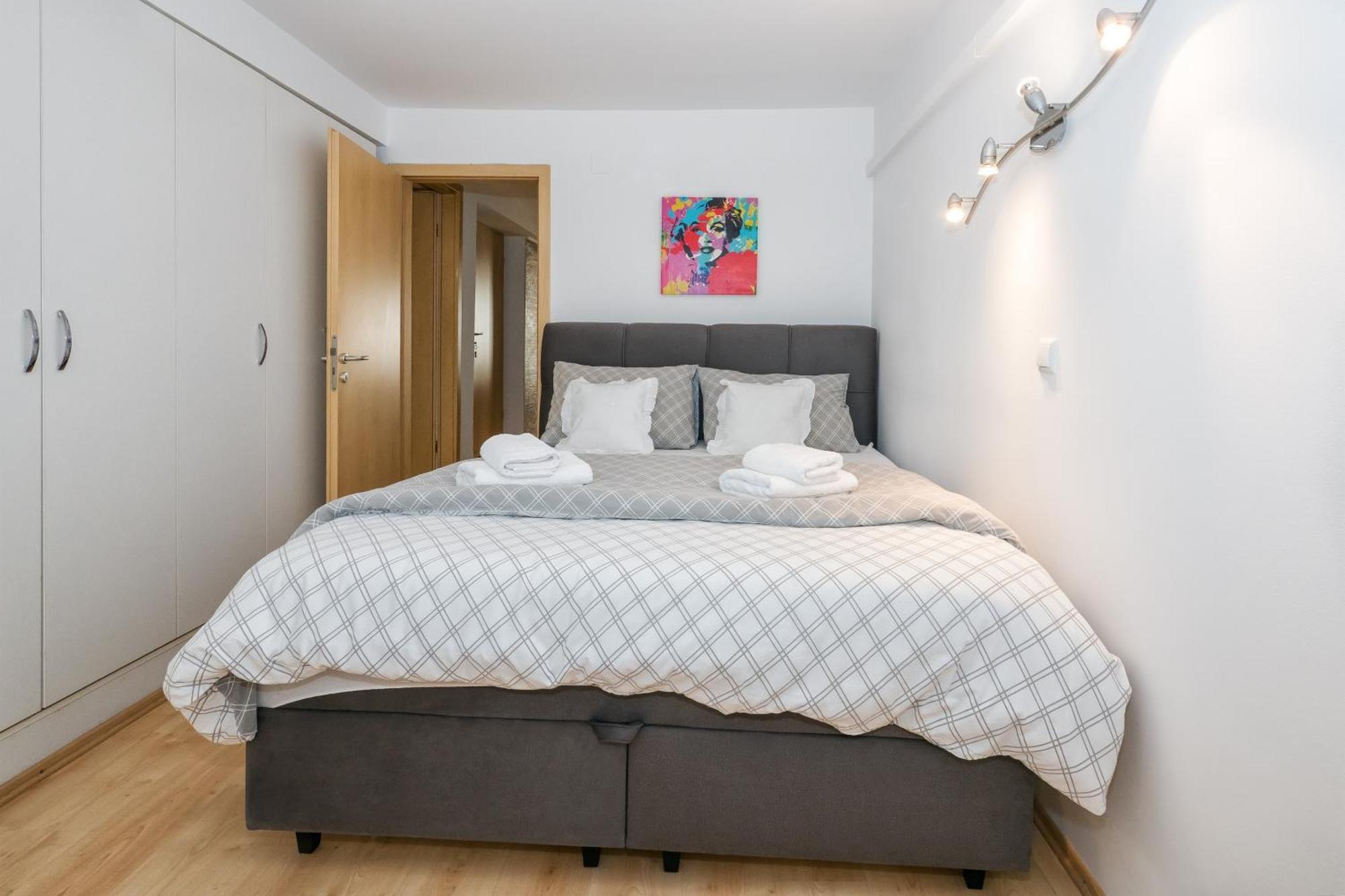 Relaxing 2Bd Apartment, Ground Floor - Walk To Old Town Split Ngoại thất bức ảnh