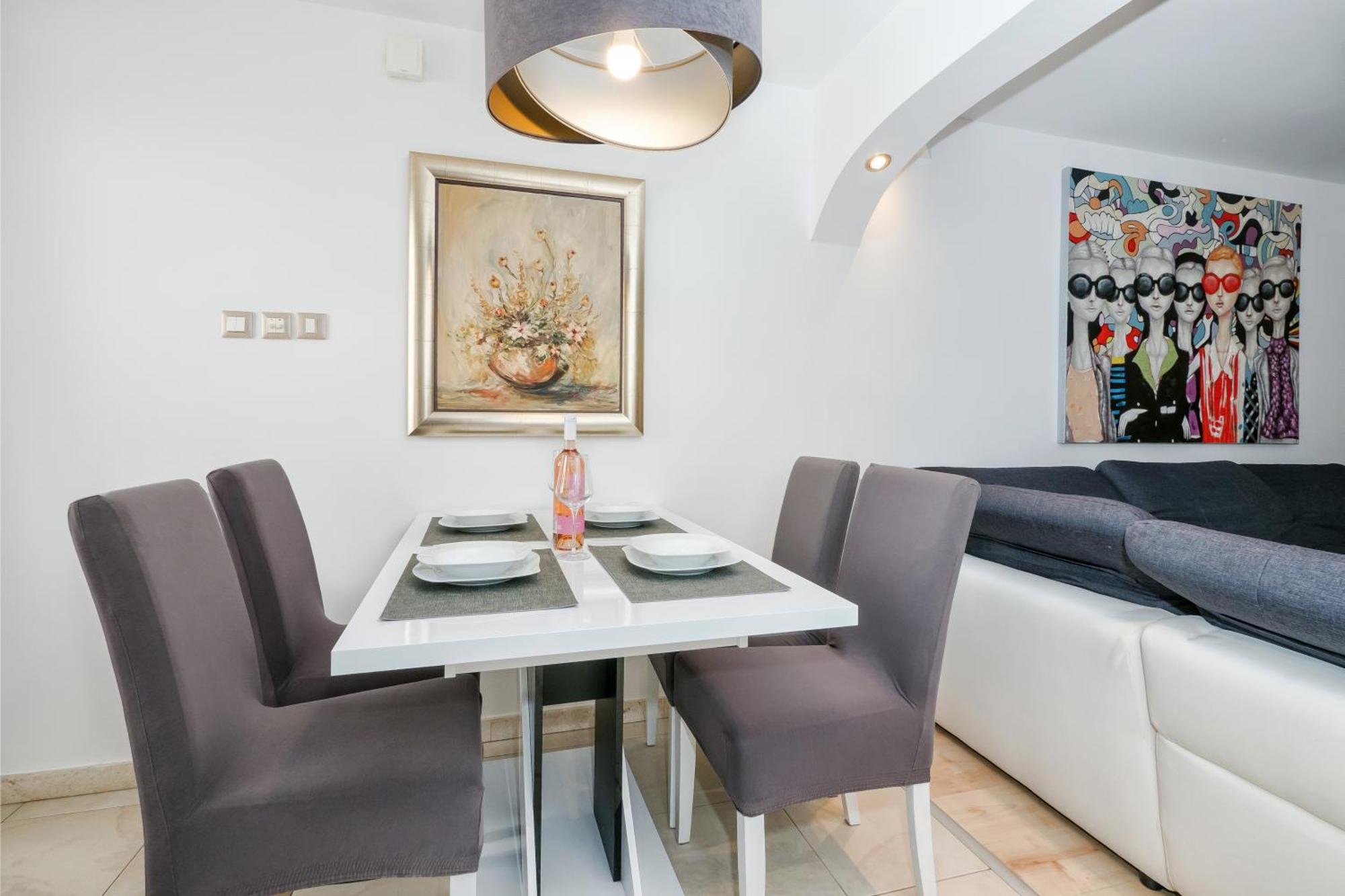 Relaxing 2Bd Apartment, Ground Floor - Walk To Old Town Split Ngoại thất bức ảnh